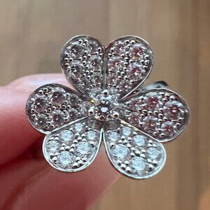 Van Cleef & Arpels Frivole ring, 1 flower